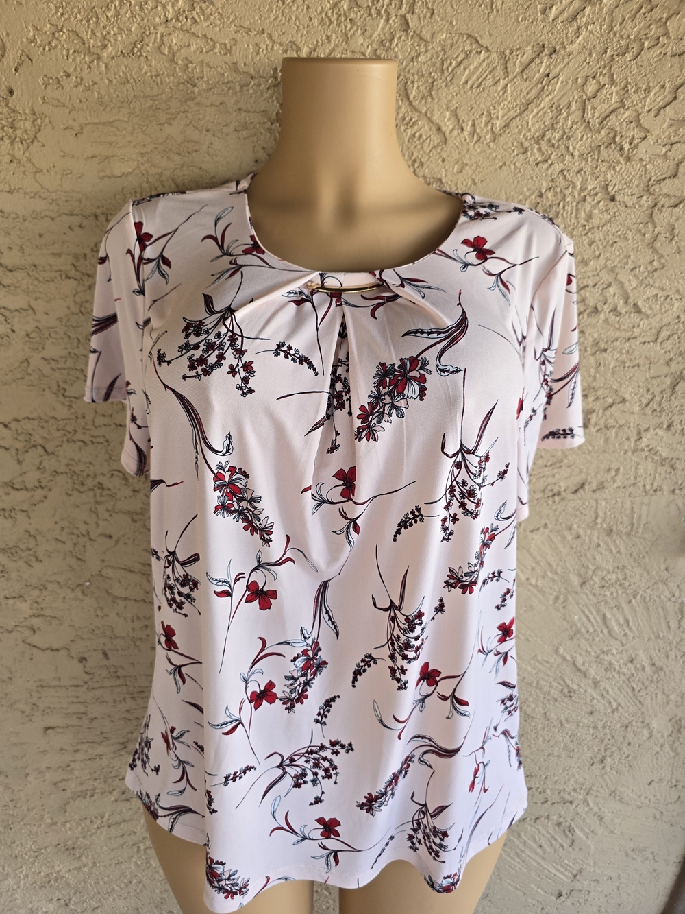 Liz Claiborne White Short Sleeve Top with Red Floral Print